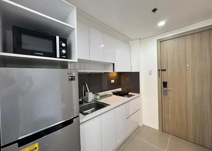 Sunny Side Cityscape C2 Rm 1716 Shore Residences By Prime Moa * Manila